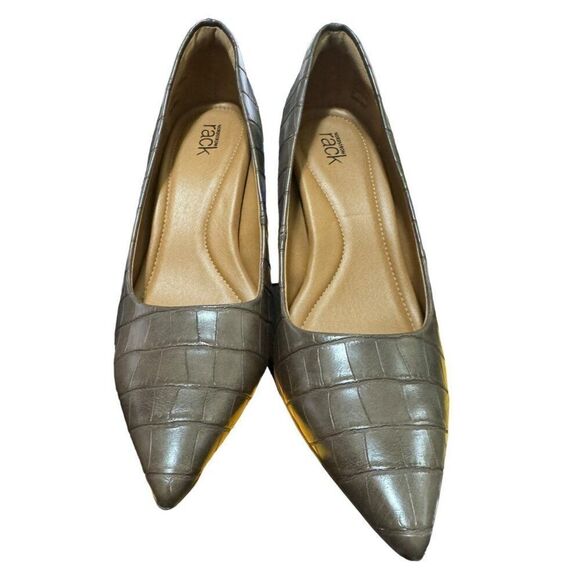 Nordstrom Rack Pointed Toe Croc‎ Print Pumps Size 8 - Picture 2 of 5